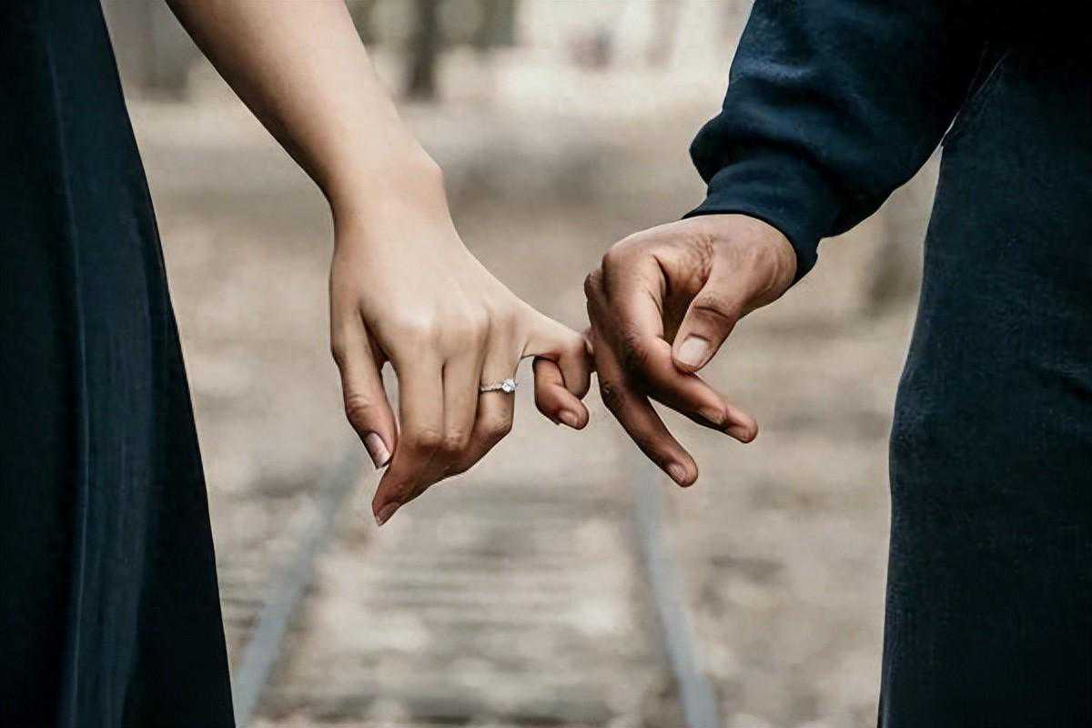 终于摆脱恋丑癖？《轮到你了》大boos西野七濑&山田裕贵官宣结婚~