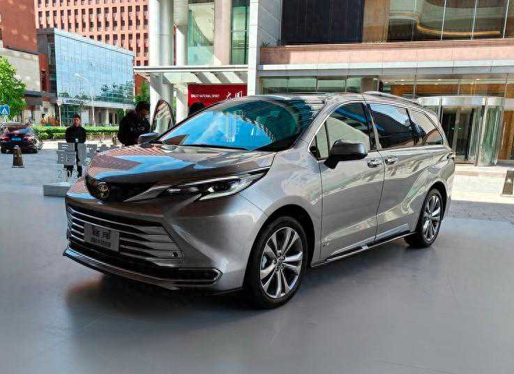 2024款赛那上市 售价29.98万起 全系官降2.5万 新增E-Four四驱车型