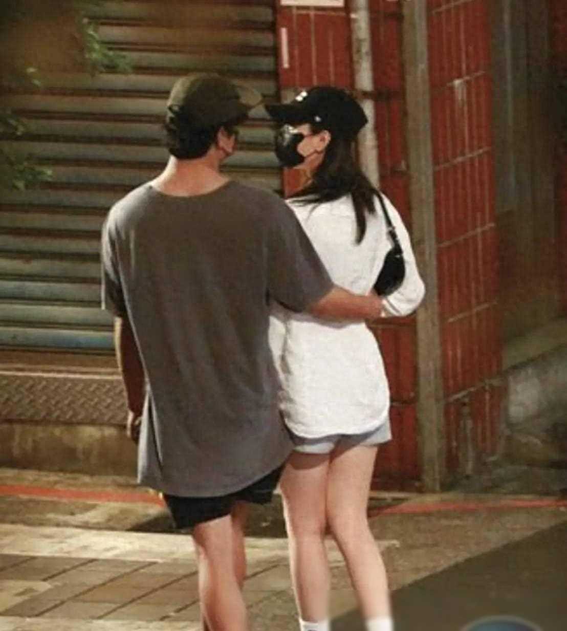经纪人回应朱轩洋出轨：太年轻处理不好感情