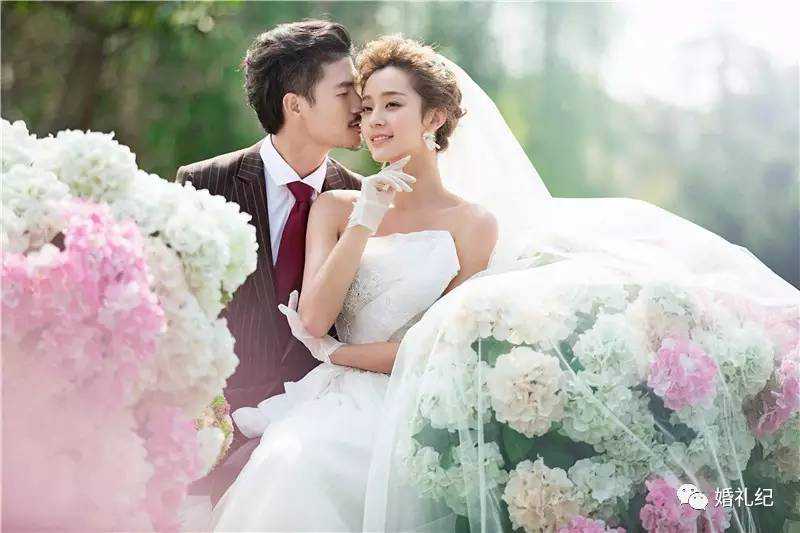 拍婚纱照选影楼还是工作室？