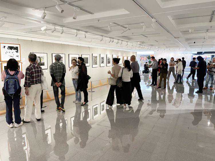 百件作品“以光写像”，2023深圳黑白摄影年展开幕