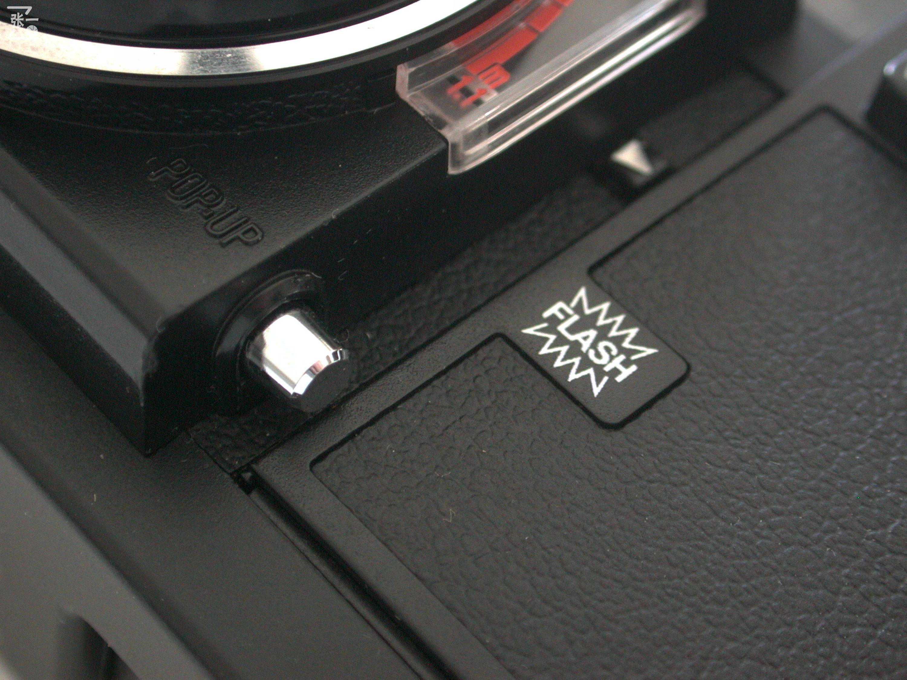 相机史上的里程碑：日本Konica C35AF，世界第一款自动对焦照相机