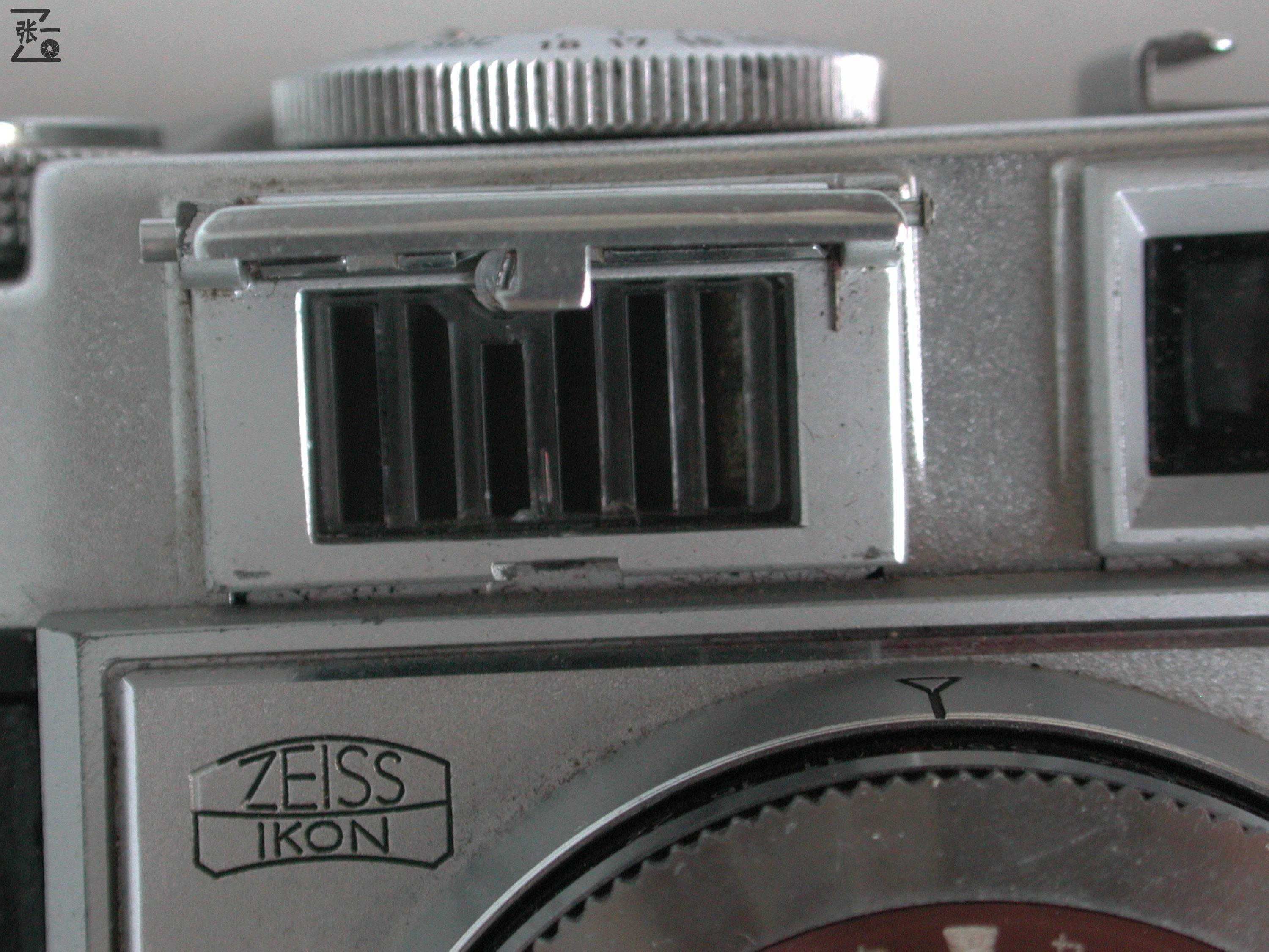 德国制造的蔡司Zeiss Ikon Contina II型旁轴照相机