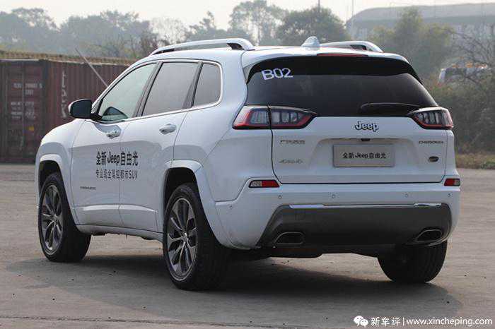 Jeep改款自由光首试：加入2.0T、Trailhawk，2.4L掰掰