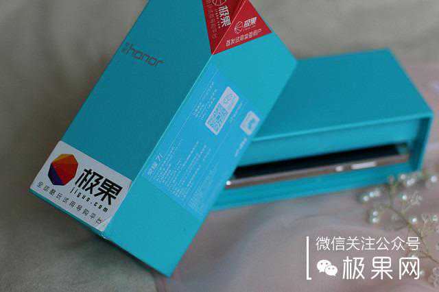 拍娃党告诉你，如何将手机摄像头旋转180°抓拍萌娃精彩瞬间